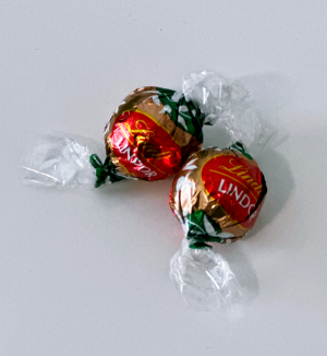 2xLindt Lindor Holiday Milk Chocolate 