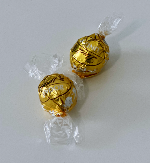 2x Lindt Lindor White Chocolate